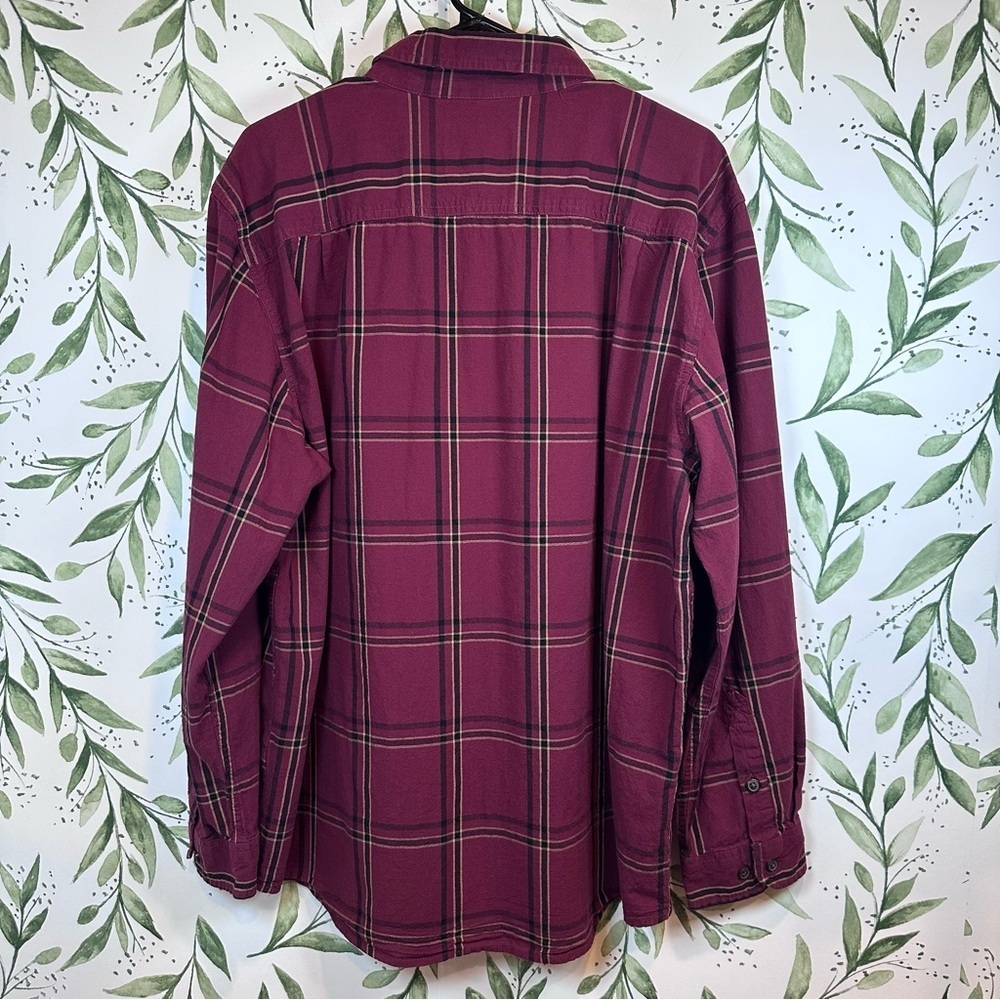 Carhartt Men’s Loose Fit Midweight Chambray Shirt. Deep Red Plaid. Large. - Picture 3 of 9